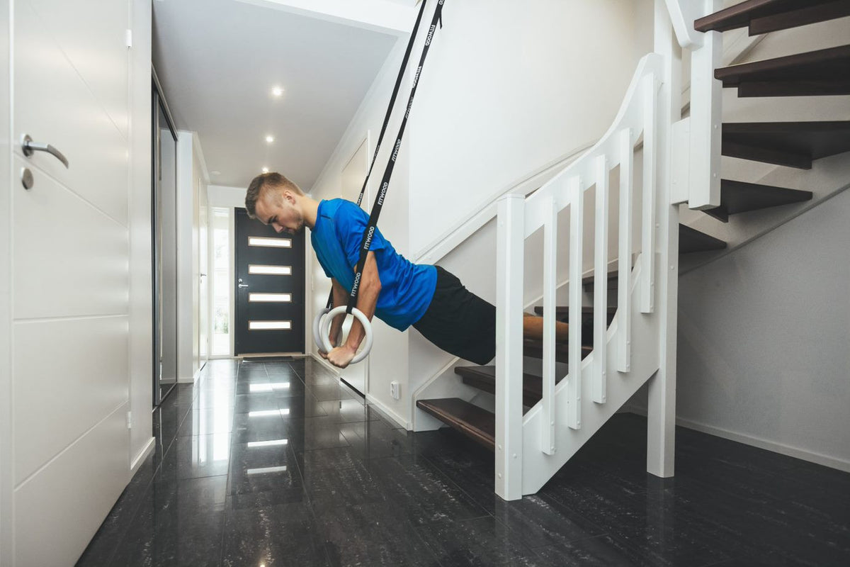 Fitwood Premium Gymnastikringe ULPU, Holzausführung in schwarz mit schwarzer Schlaufe