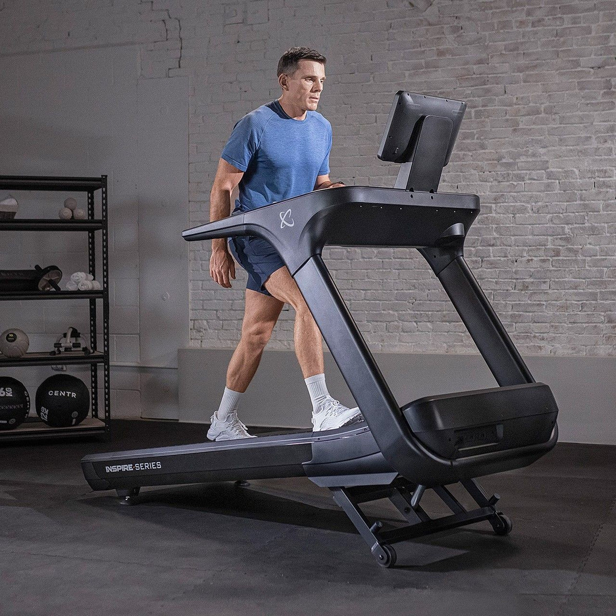 Inspire Series T7S Laufband