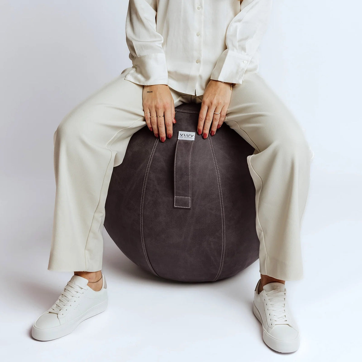 VLUV VEGA Kunstleder-Sitzball, Dark Grey, 60-65cm