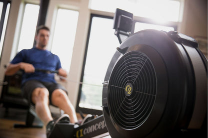 Concept2 RowErg Ruderergometer Tall mit PM5-Monitor