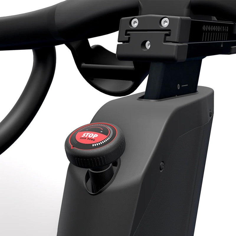 Life Fitness IC7 Indoor Cycle powered by ICG
