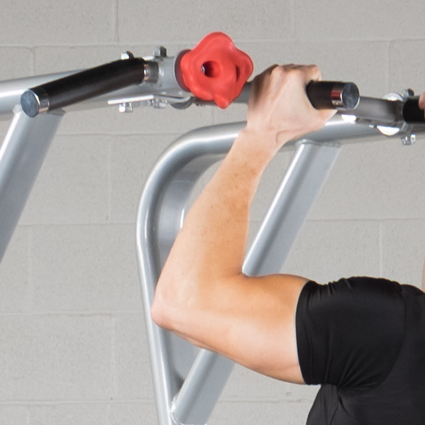 Body Solid Pro Club Line Beinhebe-/Dip-Station (SVKR1000)